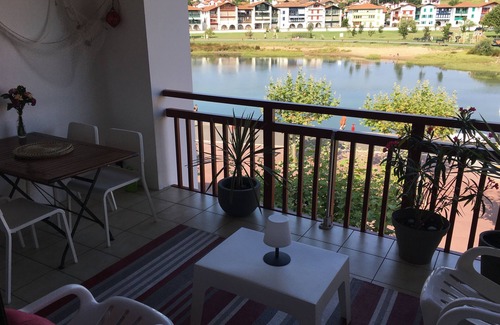 Ciboure Apartment | CIBOURE-Socoa Plage Très beau T1Bis Tout Rénové avec Grande Terrasse sur Rivière