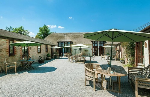 Whitchurch Canonicorum Cottage | Cider Barn with Log Burner, Indoor Pool & Spa Access - sleeps 4 guests in 2 bedrooms