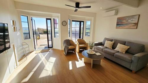 Flaxton House | Cielo Flaxton, Newly Renovated Luxury Accommodation with Ocean and Iconic Views