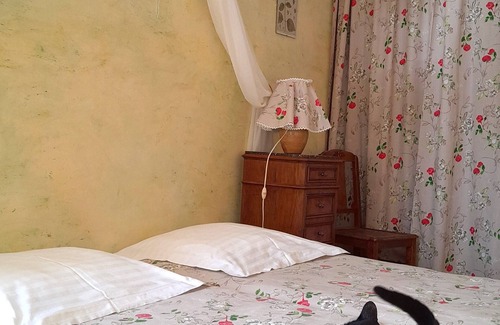Quarre-les-Tombes House | Ciezalel's gardens: a traditional farm in Morvan, animals are welcome