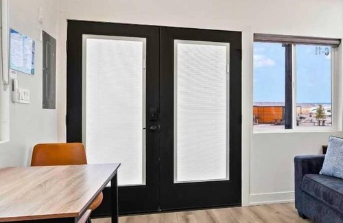 Hurricane Cabin | Cindy Glamping Cabin 1 Bedroom/1 Bath Efficiency - Studio Apartment for Short Stays