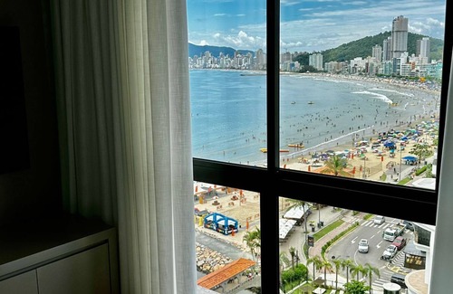 Centro Apartment | Cinema view in Itapema with 3 suites