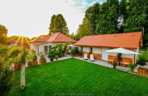 Balatonkenese Apartment | Ciprus Porta Apartmanok