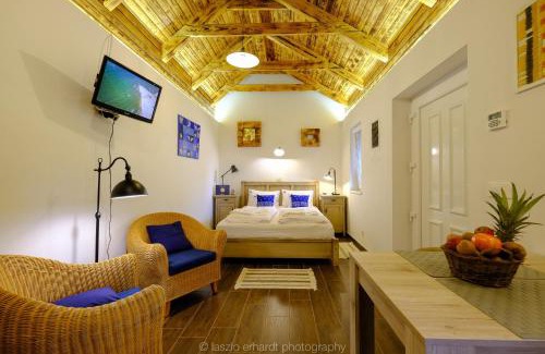 Balatonkenese Apartment | Ciprus Porta Apartmanok