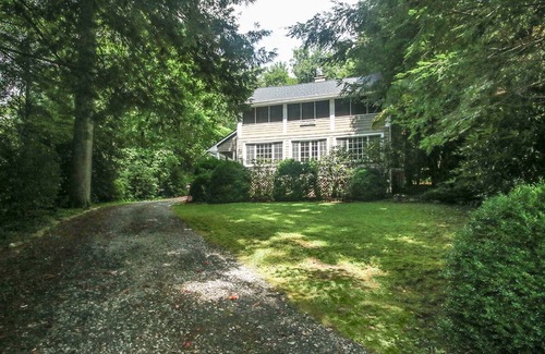Montreat House | Circa 1907 Updated Home; 1/4 mile inside Montreat Gate.