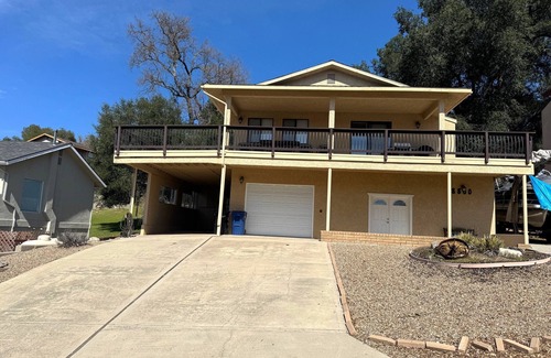 Oak Shores House | Circle Oak Lake View Family Home