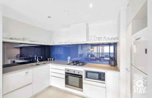 Surfers Paradise Apartment | Circle on Cavill – 1 Bedroom Ocean Spa Unit, Surfers Paradise
