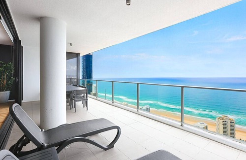 Surfers Paradise Apartment | Circle onCavill SubPenthouse 4BRM Lv52 Ocean View!