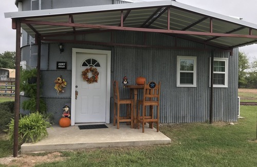 Grand Saline Cabin | Circle P Cabins - First Monday Trade Days - 4 cabins on 3 acres