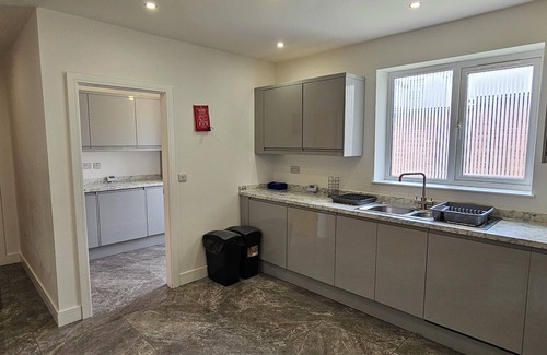 Tunstall House | Citrine Suite 4 Bed House in Stoke on Trent