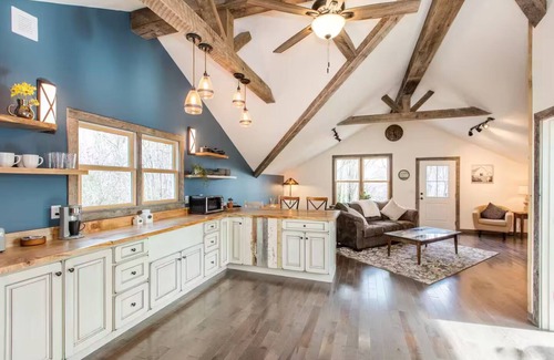 Asheville Apartment | City Access Country Charm w/Hot Tub and King
