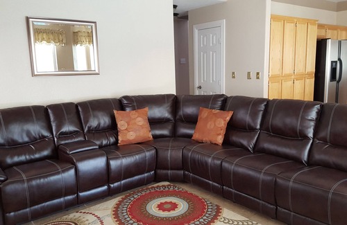 Las Vegas House | City Licensed! Palm Trees And Private Oasis With All The Comforts Of Home