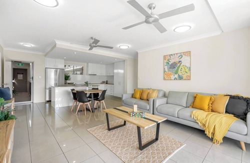 Cairns Central Business District Apartment | City Lights Experience the Best of Cairns