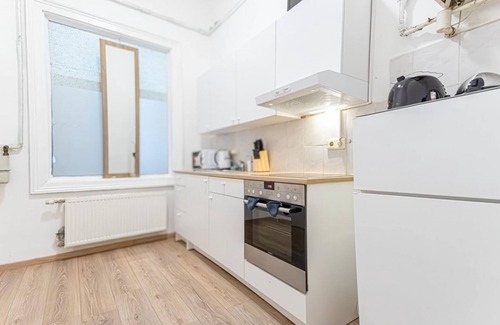 Neulerchenfeld Apartment | City-Linked 2BR Apartment Near Wiener Stadthalle