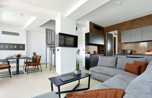 Heraklion House | City Lion by Semavi
