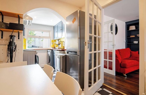 Donnybrook House | City Mews in Donnybrook Village D4 3 Beds