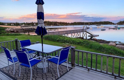 Vinalhaven House | City Point Beautiful Cottage on Old Harbor