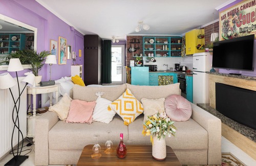 Sykies Apartment | City's Balcony with the best city view, Friends-inspired design, and parking