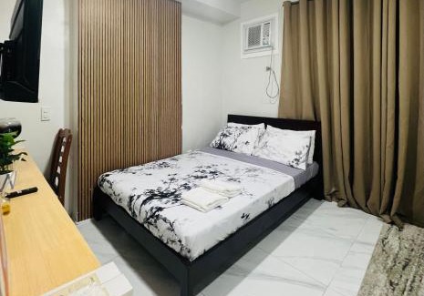 Guadalupe Apartment | City Stay Studio near Cebu Uptown Pool Netflix Fast Wifi