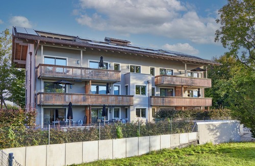 Murnau am Staffelsee Apartment | City suites murnau- Suite 8 to 5 pers., 2nd floor, large south-facing balcony, BBQ, WLAN, SAUNA HAUS