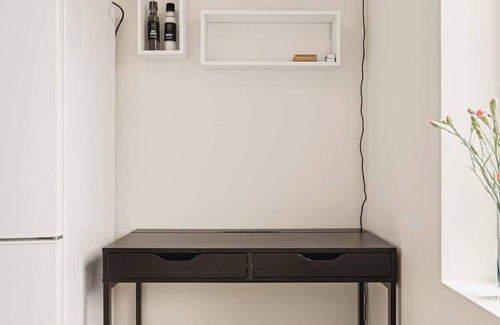 Arstad Apartment | City Traveller I Balcony, Workspace & Elevator