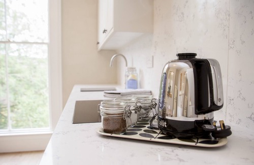 Bath House | CITY VIEW - BATH - a 2 bed apartment that sleeps 4 guests in 2 bedrooms
