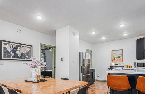 John Ball Park House | City Views at Downtown Overlook 2BR Retreat