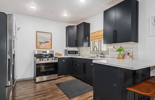 John Ball Park House | City Views at Downtown Overlook 2BR Retreat