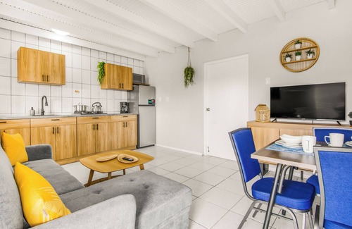 Colon Apartment | Citylife Apartments - Pool/Free Parking/in Willemstad. Apartment - D