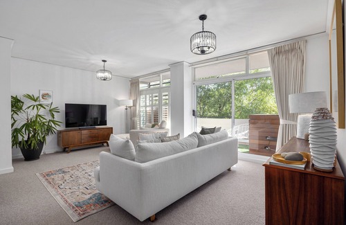 Toorak Apartment | Citys Edge Urban Retreat - Your Tranquil Retreat