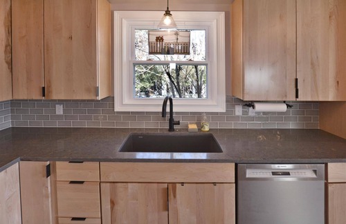 Clarksville Apartment | Cityscape Cottage, Best View of Downtown, 5 min. walk, Close to ACL and SXSW