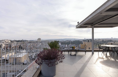 Nachlaot Apartment | Cityscape POOL Penthouse near Machane Yehuda ~6bdrs/5.5bths~by RENTAL ISRAEL