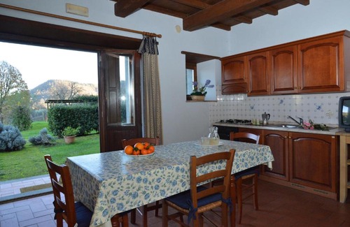 Civita di Bagnoregio Villa | Civita di Bagnoregio Villa Sleeps 14 Pool WiFi
