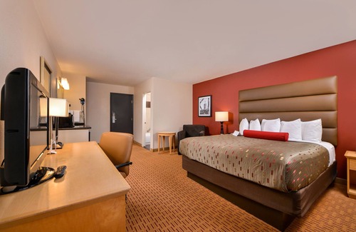 Clackamas Hotel | Clackamas Inn & Suites