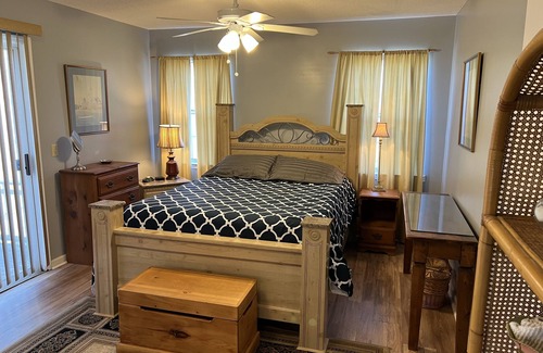 Dothan Apartment | Claire’s Cottage is located on 7 secluded acres with a coded privacy gate.