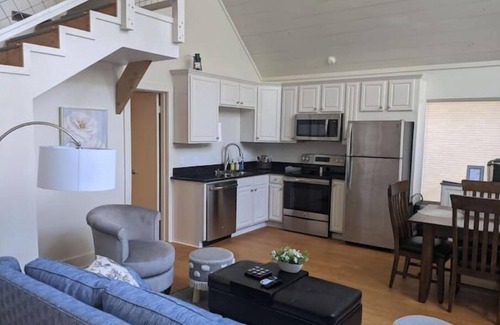 Scroggins Cabin | Clancy's Chalet: Lake Cypress Springs Cabin, Boat Slip, Huge Deck, Kayak + More