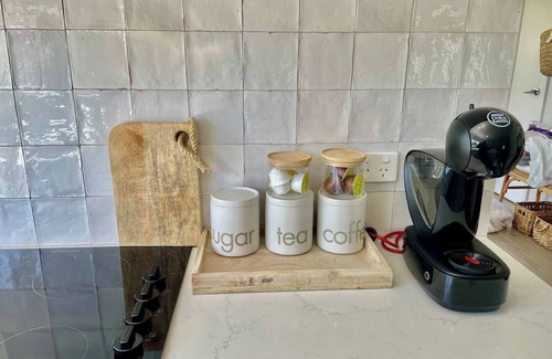 Talbingo House | Clancy's Cottage - Talbingo, Luxury on the Golf Course