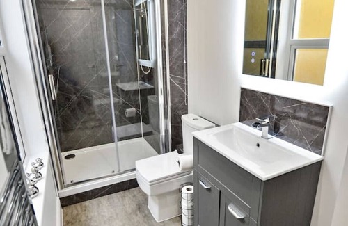 Salisbury Apartment | Clarabel Studio Apartment - Stayseekers