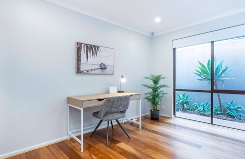 Claremont House | Claremont Calmness is a beautiful spacious pet friendly home in the heart of Claremont.