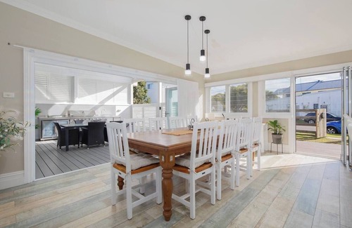 Stockton House | Claremont Timeless Foreshore Retreat by the Wharf