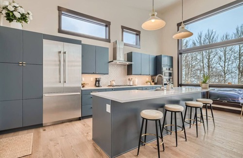 Silverthorne House | Claret & Blue River Retreat - Luxury Designer Mountain Home