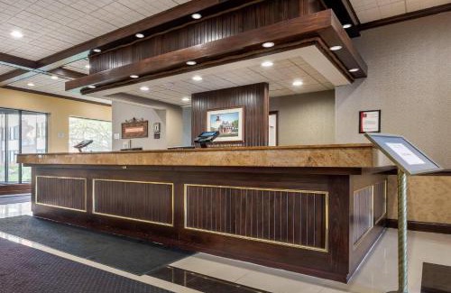 Dunkirk Hotel | Clarion Hotel Conference Center on Lake Erie