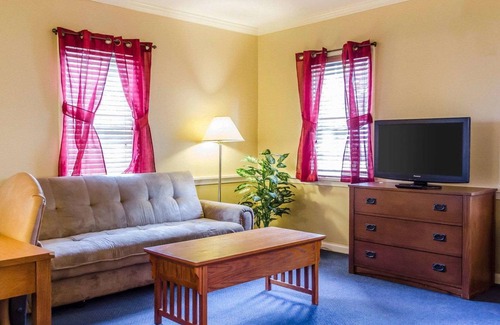 Strasburg Hotel | Clarion Inn Strasburg - Lancaster