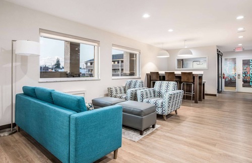 East Lansing Hotel | Clarion Pointe East Lansing University Area