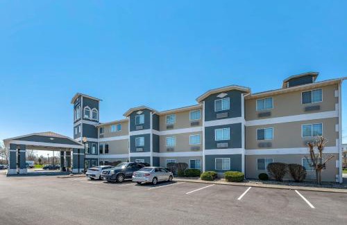 Plainfield Hotel | Clarion Pointe Indianapolis Airport