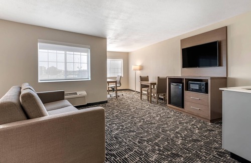 Plainfield Hotel | Clarion Pointe Indianapolis Airport
