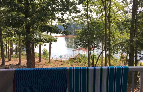 Lincolnton Cabin | Clarks Hill Lakefront Cabin aka J. Strom Thurmond Lake always has deep water!
