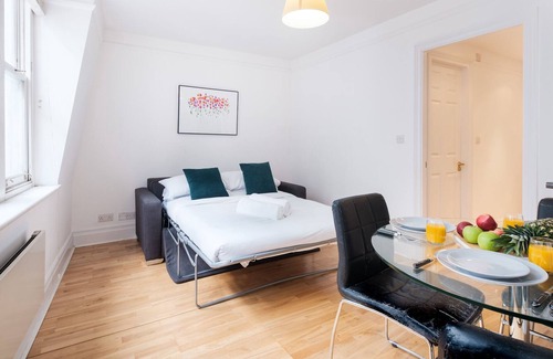 The City of London Apartment | Classic 1 Bedroom in the Heart of Holborn London