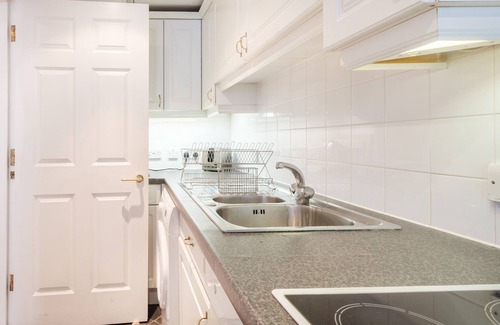 The City of London Apartment | Classic 1 Bedroom in the Heart of Holborn London