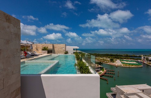 Zona Hotelera Apartment | Classic 2BR Condo pool near beach